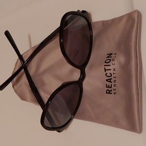 Kenneth Cole- Reaction 😎 shades